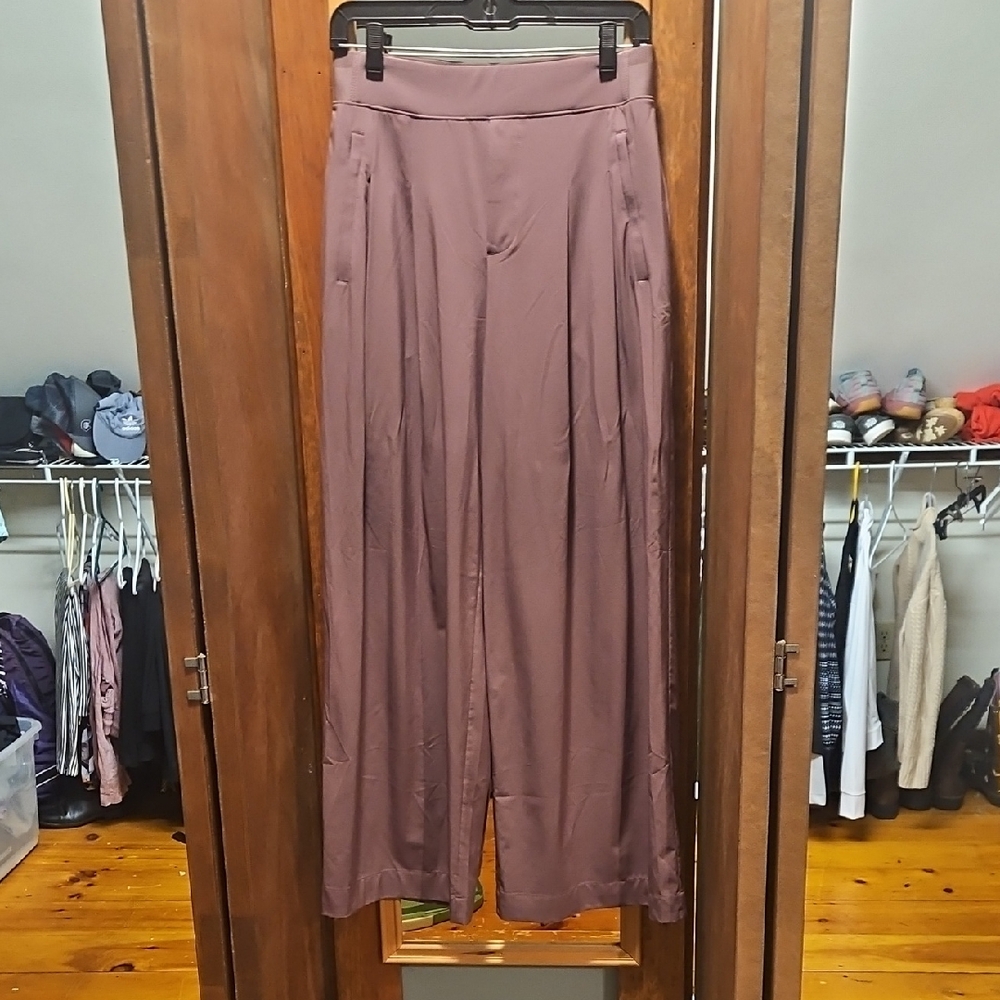Athleta Mauve Textured Fabric